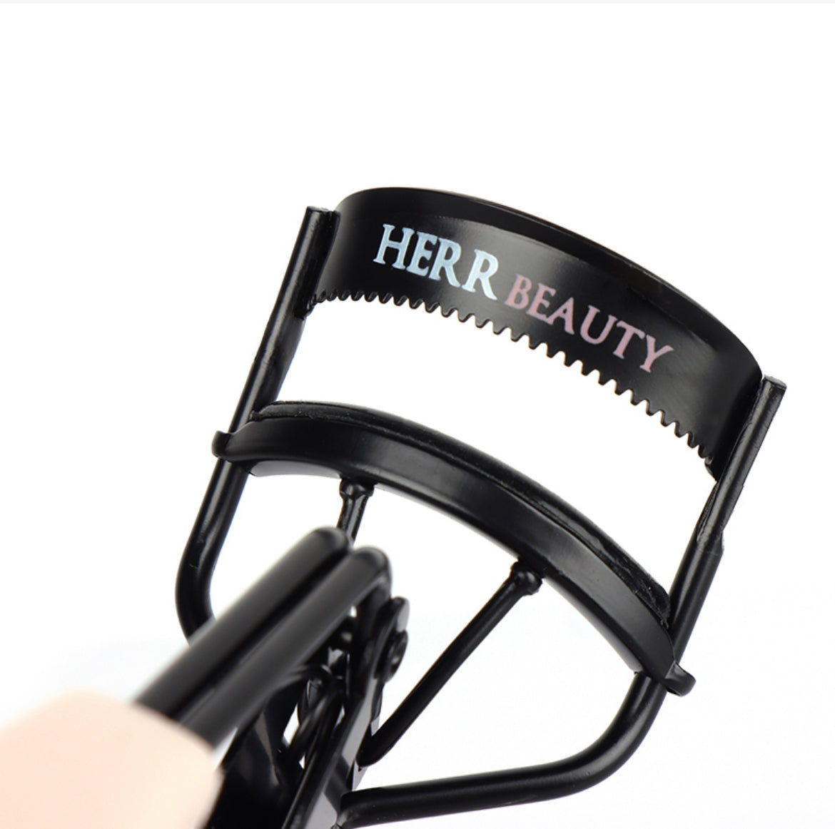 No-Pinch Eyelash Curler – Herr Beauty Co.